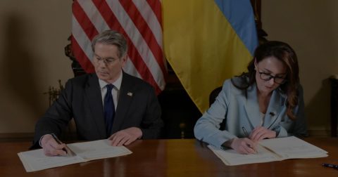 us-and-ukraine-sign-landmark-minerals-deal,-granting-washington-preferential-access-amid-war-support
