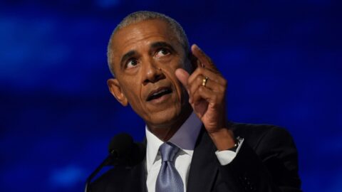 obama-weighs-in-on-ufo-debate,-says-aliens-exist