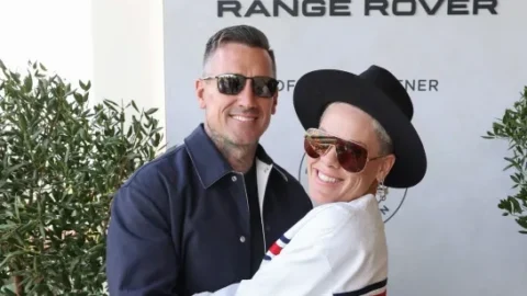 pink-shuts-down-breakup-rumors-with-carey-hart
